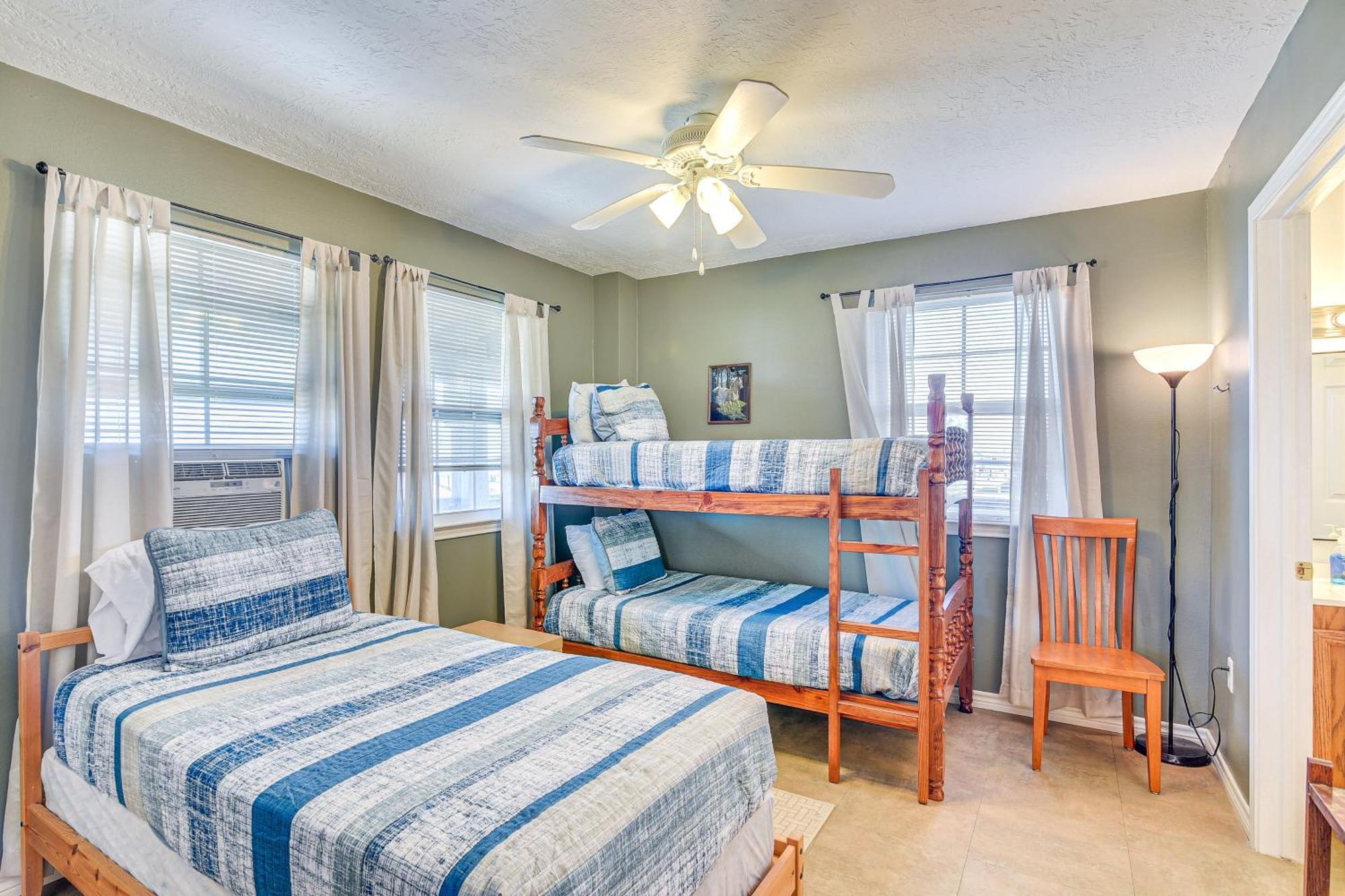 Crystal Beach Home With 2 Grills Walk To Shore! Exterior foto